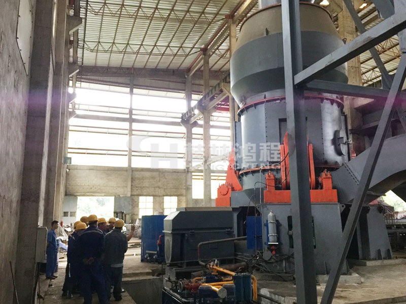 煤矸石破碎機，立式磨粉機，煤矸石磨粉機，立磨，磨粉機械，磨粉設備，桂林鴻程