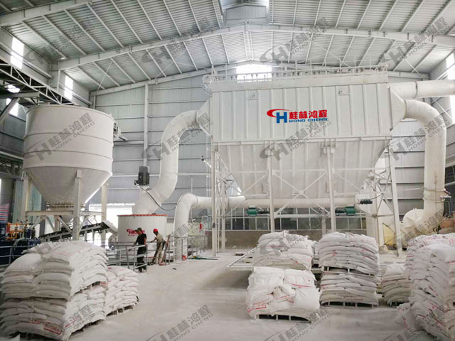 凹凸棒石超細(xì)磨粉機，超細(xì)環(huán)輥磨粉機，磨粉機價格