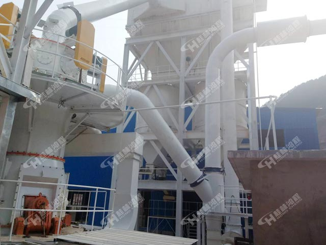 超細(xì)立磨碳酸鈣生產(chǎn)線，超細(xì)立磨，立磨碳酸鈣，碳酸鈣生產(chǎn)線，超細(xì)立式磨粉機(jī)，磨粉機(jī)廠家，客戶現(xiàn)場