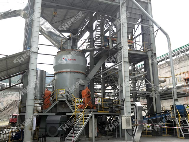 螢石干磨粉，螢石磨粉機(jī)，立式磨粉機(jī)，客戶現(xiàn)場