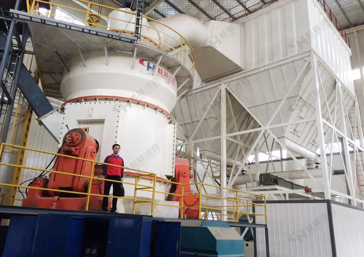 膨脹珍珠巖目數(shù)，珍珠巖磨粉機(jī)，珍珠巖生產(chǎn)線，膨脹珍珠巖，立式磨粉機(jī)，立磨，立式磨，磨粉機(jī)廠家，客戶現(xiàn)場(chǎng)