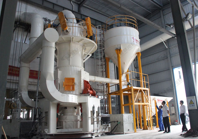 超細(xì)磨粉機(jī)報(bào)價(jià)，超細(xì)磨粉機(jī)，超細(xì)立磨，超細(xì)立式磨粉機(jī)，磨粉機(jī)廠家