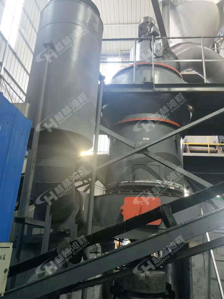 膨潤土磨粉4R雷蒙機(jī)價(jià)格，雷蒙磨粉機(jī)，膨潤土磨粉機(jī)，雷蒙磨，磨粉機(jī)廠家，磨粉機(jī)價(jià)格