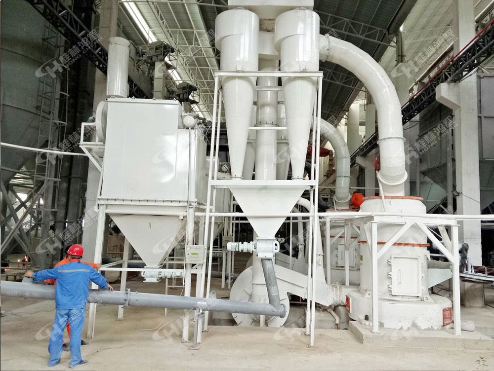 鐵礦石磨成200目需要什么設(shè)備,鐵礦石磨機,HC擺式磨,鐵礦石雷蒙磨