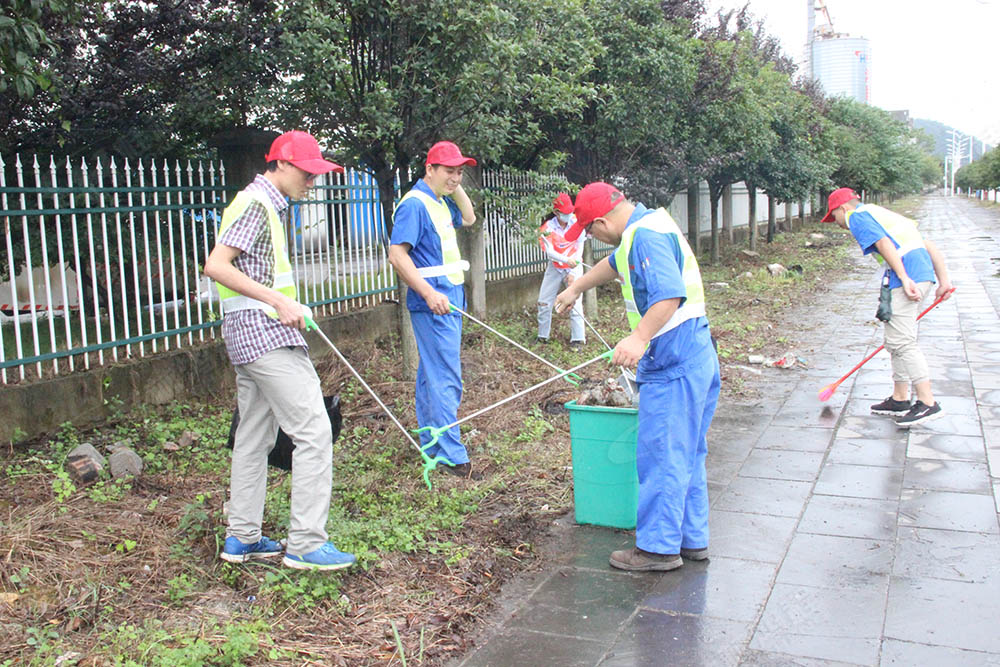 桂林鴻程響應(yīng)創(chuàng)城號召，為創(chuàng)建文明城貢獻(xiàn)力量！