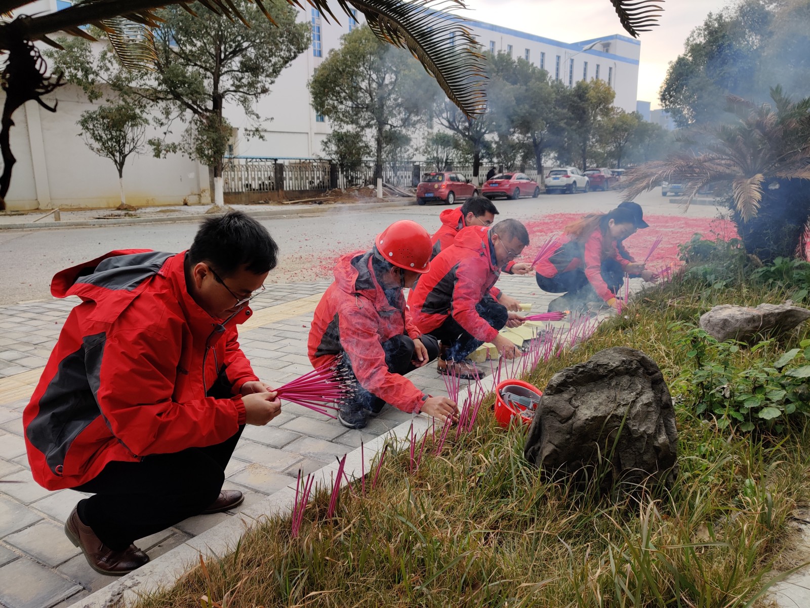正月初八，開工大吉，祝桂林鴻程：生意興隆，牛年大展宏圖！