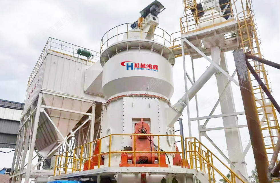 HLM2400立磨生產(chǎn)線現(xiàn)場(chǎng) HLM2400立磨生產(chǎn)線現(xiàn)場(chǎng)